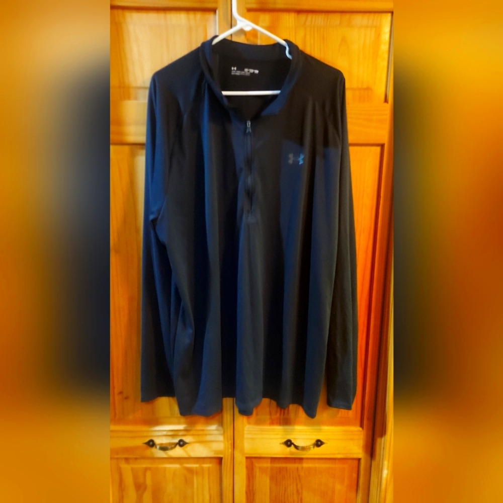 Under Armour puller over